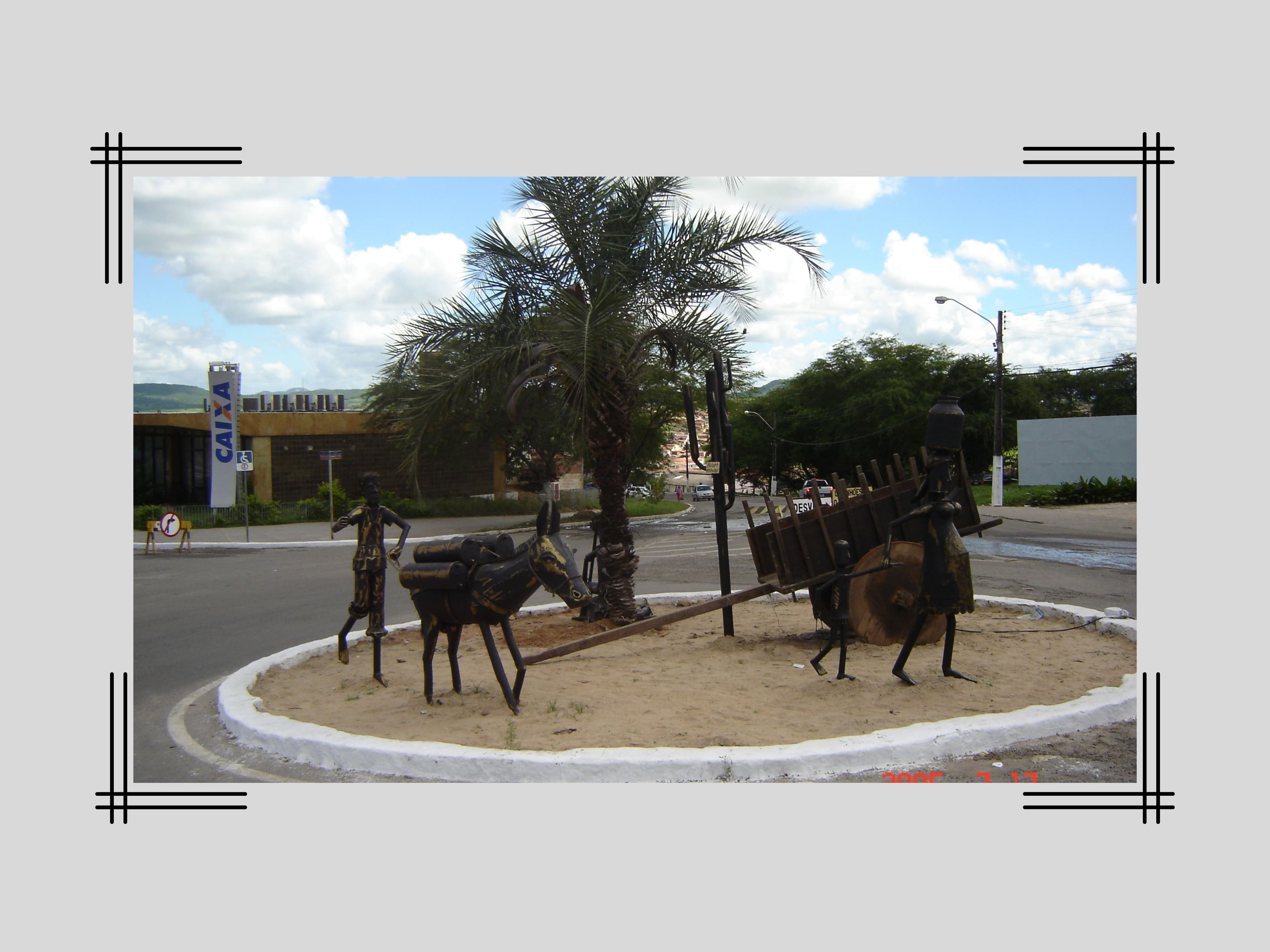 Homenagem ao jumento e tangedor em obra de arte local.
