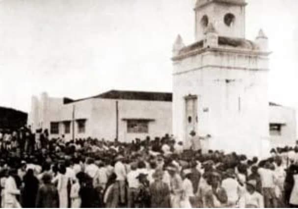 Cabeças dos cangaceiros foram expostas nos degraus da capela em 1938