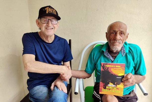 Escritor Clerisvaldo B. Chagas visita o ex-comprador de cinzas Manoel Daniel